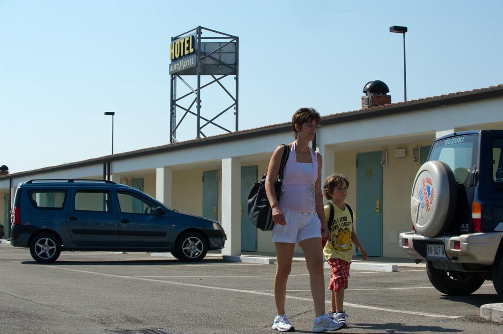 Autohotel Ravenna Bagian luar foto