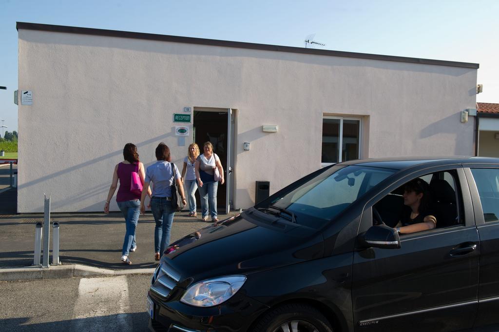 Autohotel Ravenna Bagian luar foto