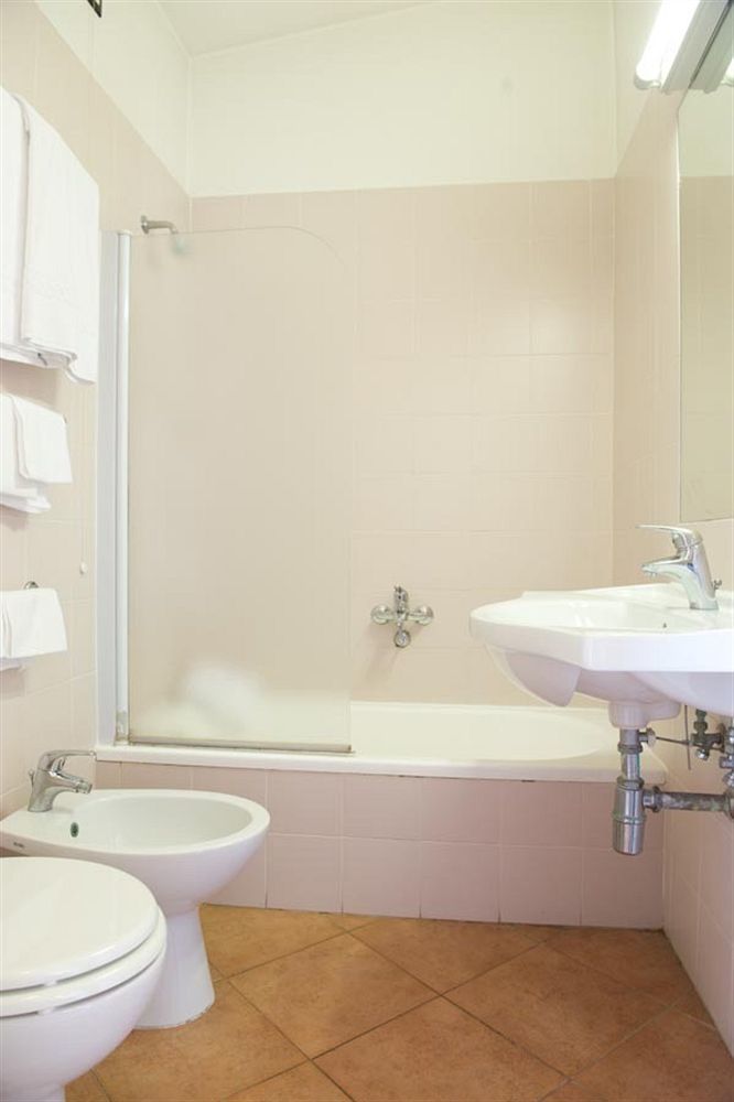Autohotel Ravenna Bagian luar foto